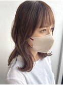 ベージュカラー/透明感