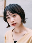 顎ライン切りっぱなし外ハネショートボブ