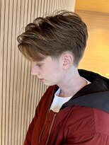 イェル(ELL.) 外国人風かき上げショートツーブロックグラデーションカット