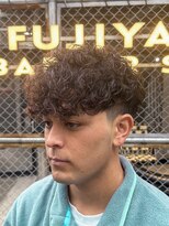 フジヤマ バーバー ショップ(FUJIYAMA BARBER SHOP)&nbsp;スペインカール／テーパーフェード