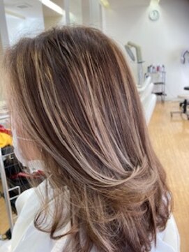 クララ 札幌琴似店(CLALA S.Kotoni) 外人風ホワイトベージュ