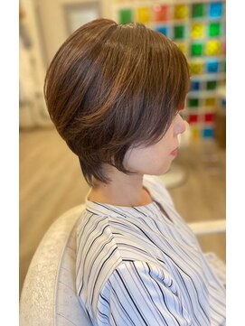 ナチュラルヘーゼル白髪ぼかしハイライト