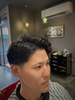 バク(BAKU)&nbsp;ツーブロックスッキリフェードカット