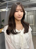 カミエ(kamie)&nbsp;＊透け感グレージュ/ブリーチなし/顔周りレイヤー/三宮/上田一眞