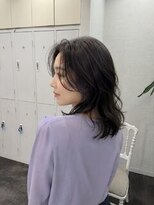 フラウ チャームマーチ(hulau Charm/MARCH) 抜け感ウェーブの大人ミディアムレイヤー