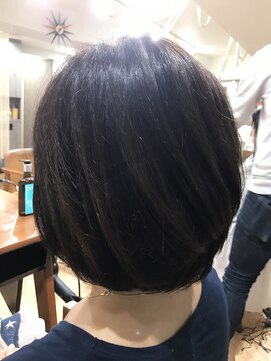 カナエ(CaNaE) 大人グラーデーションボブ