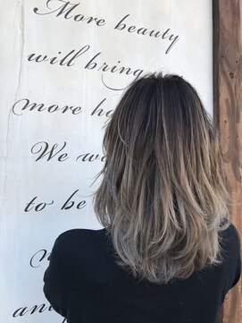 エイミーバイアフロート(amie by afloat) amie/外国人風/グラデーション/ホワイトベージュ