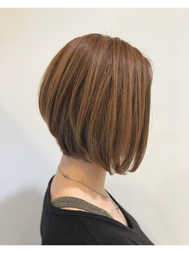 アミュー(amiu) 前下がりショートボブ/髪質改善/くすみベージュ