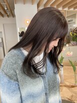 やわらかいグレージュカラー
