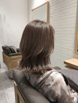 カダン(Kadan) 外ハネ/グレージュカラー/ハイトーンカラー/20代30代40代