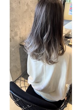 ミリ(milli Produce by ITAKURA) ハイライトグラデーションカラー