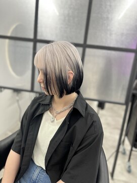 シーバイスリー 綱島(C×3) ホワイト × ブラック デザインカラー