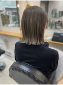 白髪ぼかしハイライト×ライトグレージュ