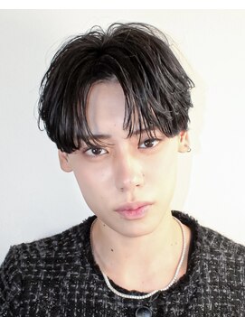 オーシャントーキョー ホワイト 原宿(OCEAN TOKYO WHITE) シースルーセンターパートウルフニュアンスパーマ黒髪韓国ヘア