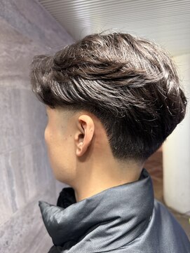 トニーアンドガイ 原宿店(TONI & GUY) ニュアンスフェザーパーマテーパーフェードメンズ