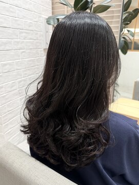 ステア ケース(stair case) コテ巻きパーマ　銀座ヘアサロン　韓国風ヘア