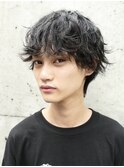 ツイストスパイラルパーマコンマヘアメンズマッシュウルフヘア