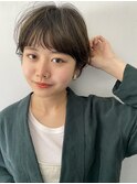 オリーブベージュ　耳掛けショート