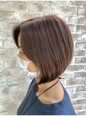 やや前下がりボブ
