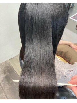 イレス 札幌円山店(IRESU) 美髪ストレート・弱酸性縮毛矯正　/髪質改善