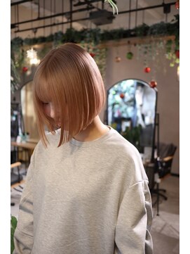 シキ(SHIKI) beige /ベージュ/ボブ/ハイトーン/ブリーチ