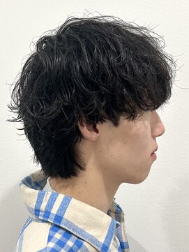 ヒュイル バイ ニアウ(Hwyl by Niau) 波巻きスパイラルパーマメンズカットパーマシャドウパーマ