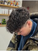 スペインカール ツイストスパイラル眉カットメンズパーマ