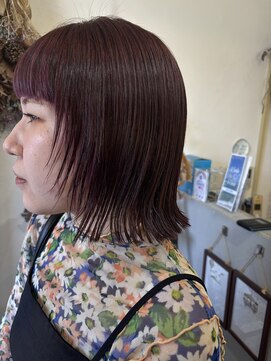 ロウスリー(Lowsly) レイヤーボブ　ボルドーカラー　20代30代