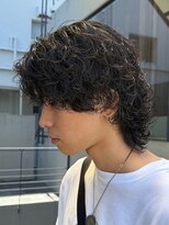 マッシュウルフ×波巻きスパイラルパーマスタイル