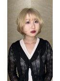 ショートボブマッシュショート外国人風ショートブリーチブロンド