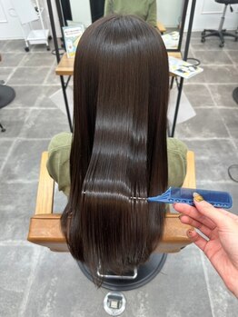 [HPB AWARD2024サロン部門注目サロン]髪質に合わせた施術で癖やうねり、広がりを解消し理想の艶美髪に