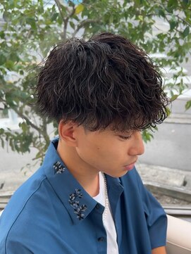 ブランコトレス 鏡島(BLANCO tres) 波巻きパーマ/波巻きスパイラル/ツーブロック