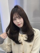 ロムーク 表参道(LOMKH) ミディアムレイヤーロングレイヤーカット顔周りオリーブベージュ