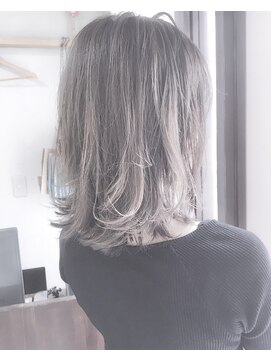 ヘアーアンドアトリエ マール(Hair&Atelier Marl) 【Marlアプリエ】ハイライト入りブルージュの外ハネボブ