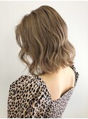 グレージュボブ_アースカラーくびれヘアツートンカラー_ba274491