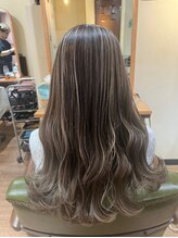 オーストヘアジジ(Aust hair Gigi) コントラストハイライト&スモーキーベージュ
