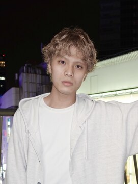 スタニング 渋谷(STUNNING.) メンズカット/スパイキーショート/ケアブリーチホワイトベージュ