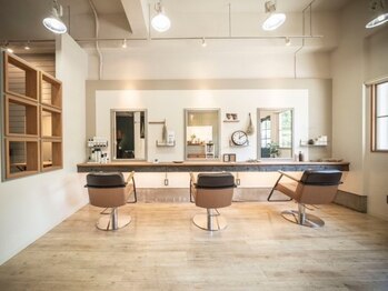 ブージーへアー(bougie hair)の写真/【大人女性のためのサロン】温かみのある居心地の良い空間×一人ひとりに似合うスタイルを提案♪