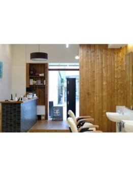 【三宮/御影3分】仕事帰りにも立ち寄れるメンズサロン。心地良い空間で、あなたに似合うスタイルをご提供！