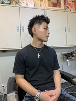 メリケンバーバーショップ フクオカ(MERICAN BARBERSHOP FUK)&nbsp;フェザーパーマサーフカール刈り上げセンターパート