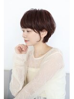 メモリーズ 表参道(Memories)&nbsp;30代40代50代耳かけショートボブ前髪あり丸みショート白髪ぼかし