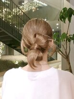 クム(kumu)&nbsp;◎大人可愛い韓国風ヘアセットカチモリ×リボンアレンジ