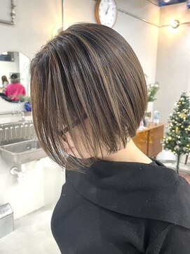 ヘアー アイス カンナ(HAIR ICI Canna) 大人女子におすすめ/ミニボブ/束感カット/お手入れ簡単