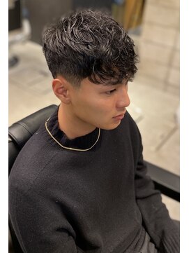 フランクスバーバー アンド ビアークラブ(FRANK'S BARBER and BEER CLUB) ランダムパーマショートマッシュ韓国マッシュフェードカット