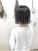 切りっぱなしボブ/スモーキーグレージュ
