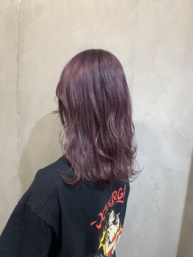 モノ アンド イニ(Mono & inni) 愛されヘア カシスカラー