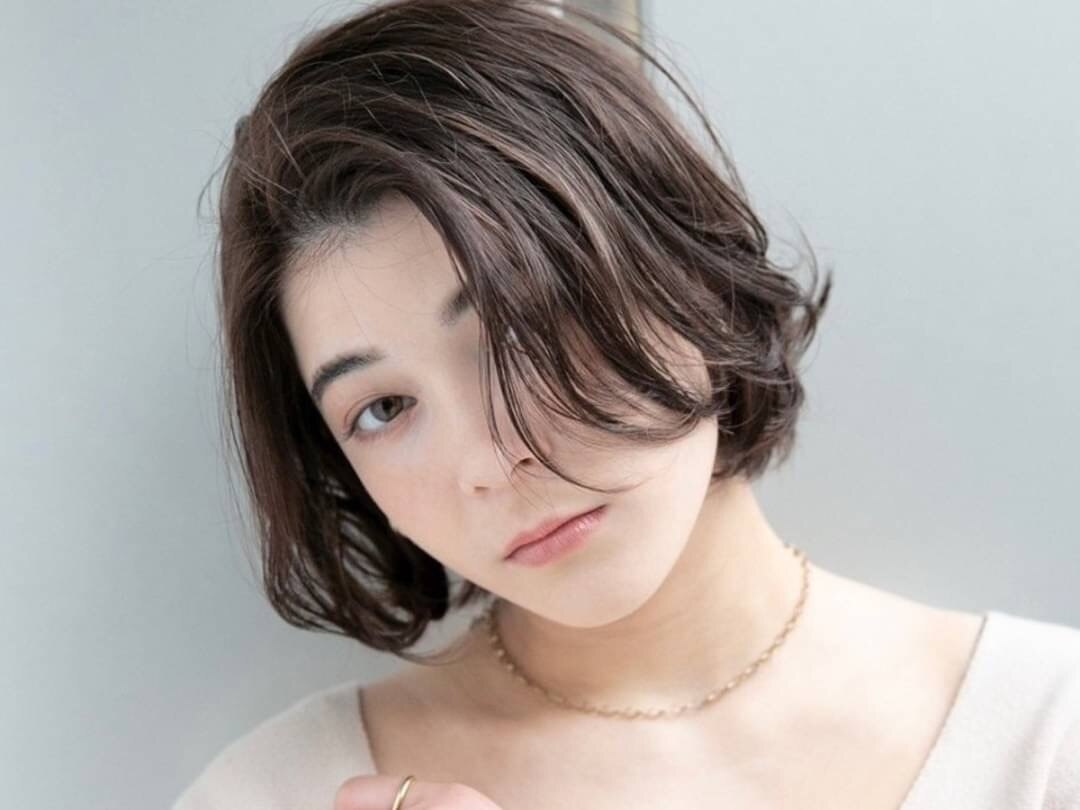 【気になる根元に】　根元カラー　\3,960→\3,600