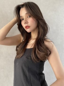 ザシー オモテサンドウ(The C) 20代30代40代ナチュラル大人可愛いレイヤースタイル