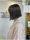 落ち着いたトーンのオリーブアッシュ【AND CHILL渋谷】