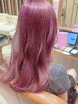 ネオリーブ クタ 町田店(Neolive kuta)&nbsp;ピンクレッド【町田】フェミニンロング